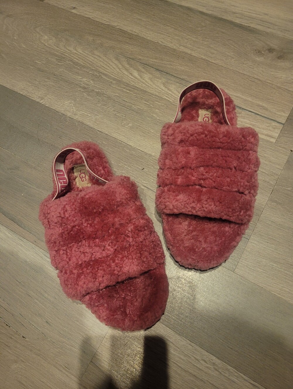 UGG Fluff Yeah Fuzzy Berry Slip On Slippers Size 5
